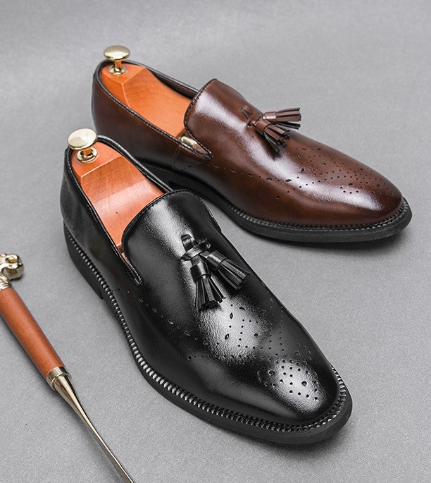 Mocassini in vera pelle Scarpe da esterno Scarpe casual in pelle intagliata con nappine a punta | 8739
