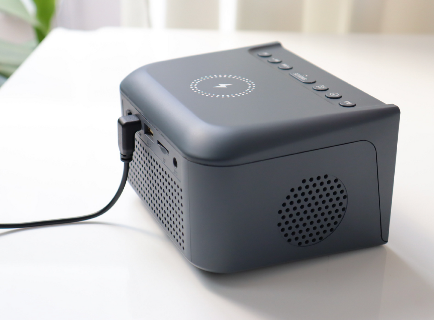 Sveglia con schermo grande e ricarica wireless da 15 W, altoparlante portatile Bluetooth | 2023