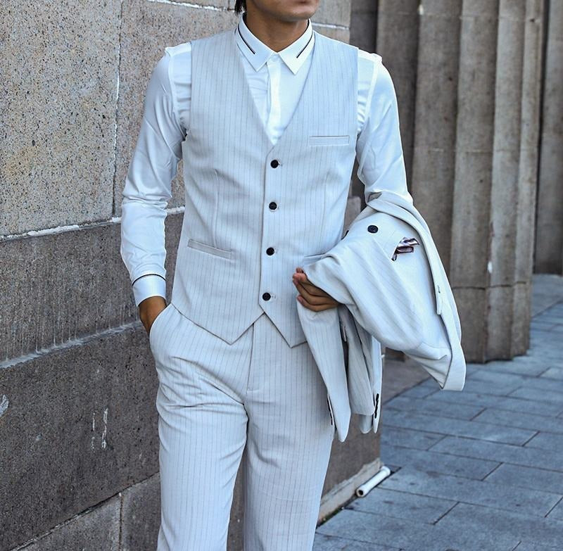 Completo da uomo doppiopetto 3 pezzi su misura, vestibilità comoda, per occasioni formali, feste, business (giacca + gilet + pantaloni) | HC67