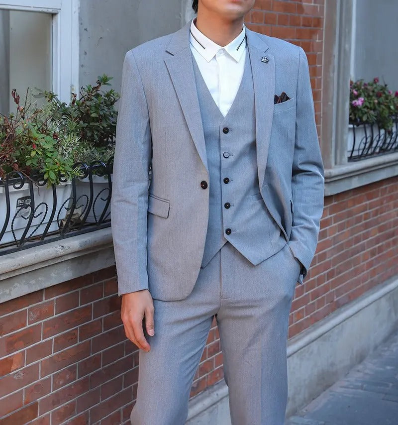 Sharp & Tailored - Completo da uomo slim fit monopetto elegante, completo da giacca, pantaloni e gilet da matrimonio | HC69