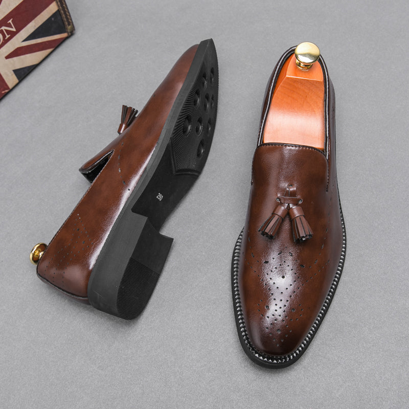 Mocassini in vera pelle Scarpe da esterno Scarpe casual in pelle intagliata con nappine a punta | 8739