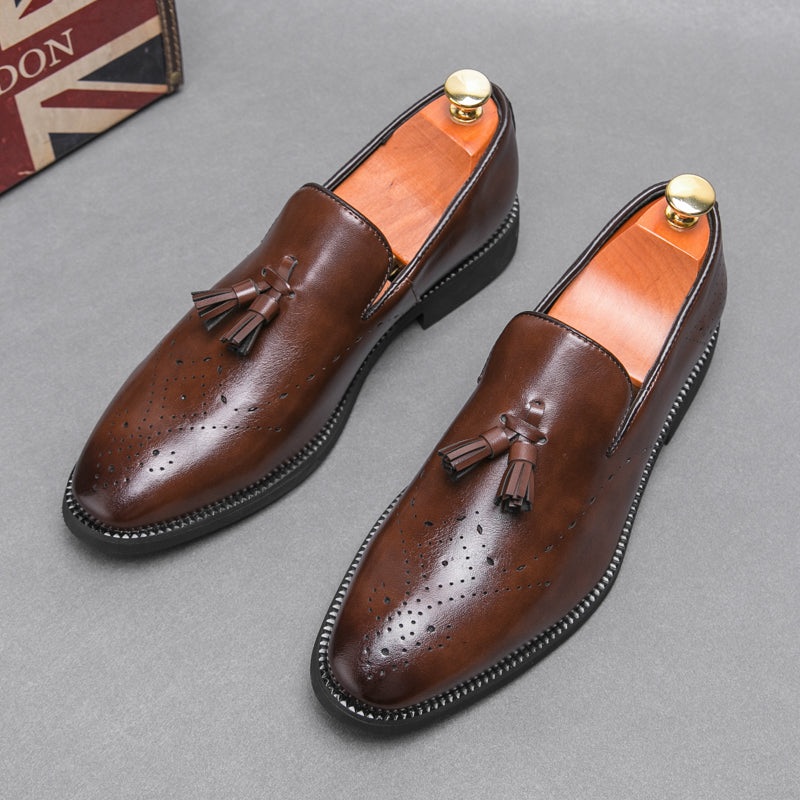 Mocassini in vera pelle Scarpe da esterno Scarpe casual in pelle intagliata con nappine a punta | 8739