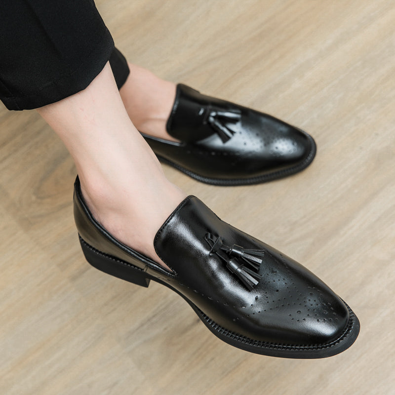 Mocassini in vera pelle Scarpe da esterno Scarpe casual in pelle intagliata con nappine a punta | 8739