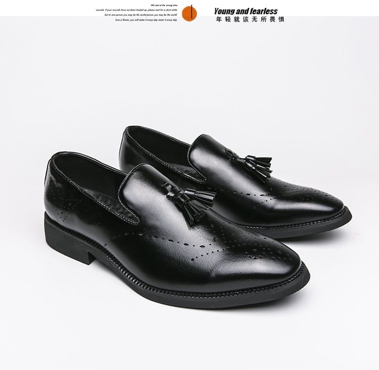 Mocassini in vera pelle Scarpe da esterno Scarpe casual in pelle intagliata con nappine a punta | 8739