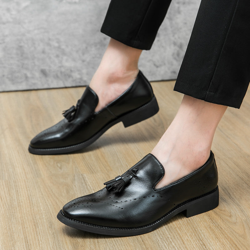Mocassini in vera pelle Scarpe da esterno Scarpe casual in pelle intagliata con nappine a punta | 8739 