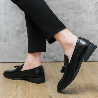 Mocassini in vera pelle Scarpe da esterno Scarpe casual in pelle intagliata con nappine a punta | 8739 