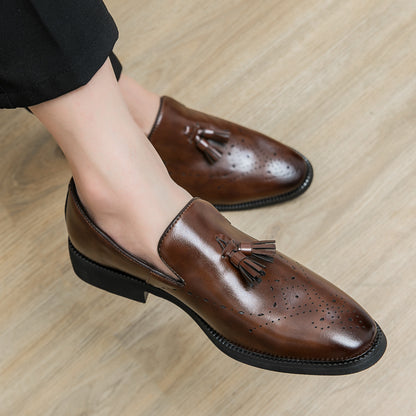 Mocassini in vera pelle Scarpe da esterno Scarpe casual in pelle intagliata con nappine a punta | 8739 