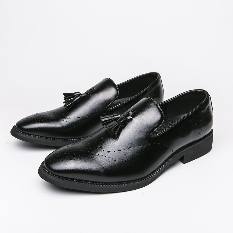 Mocassini in vera pelle Scarpe da esterno Scarpe casual in pelle intagliata con nappine a punta | 8739 