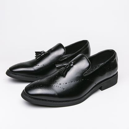 Mocassini in vera pelle Scarpe da esterno Scarpe casual in pelle intagliata con nappine a punta | 8739 