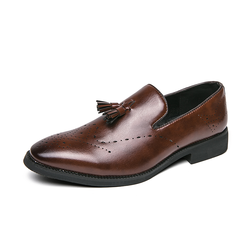 Mocassini in vera pelle Scarpe da esterno Scarpe casual in pelle intagliata con nappine a punta | 8739 
