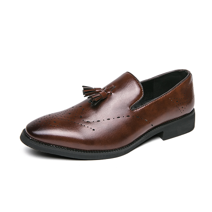 Mocassini in vera pelle Scarpe da esterno Scarpe casual in pelle intagliata con nappine a punta | 8739 