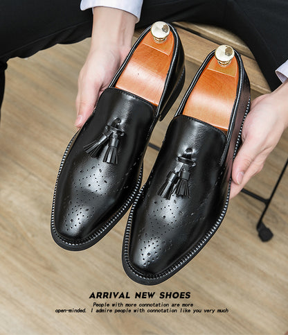 Mocassini in vera pelle Scarpe da esterno Scarpe casual in pelle intagliata con nappine a punta | 8739 