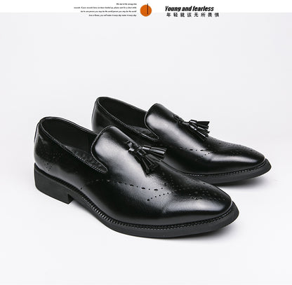 Mocassini in vera pelle Scarpe da esterno Scarpe casual in pelle intagliata con nappine a punta | 8739 