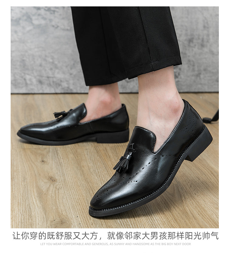 Mocassini in vera pelle Scarpe da esterno Scarpe casual in pelle intagliata con nappine a punta | 8739 